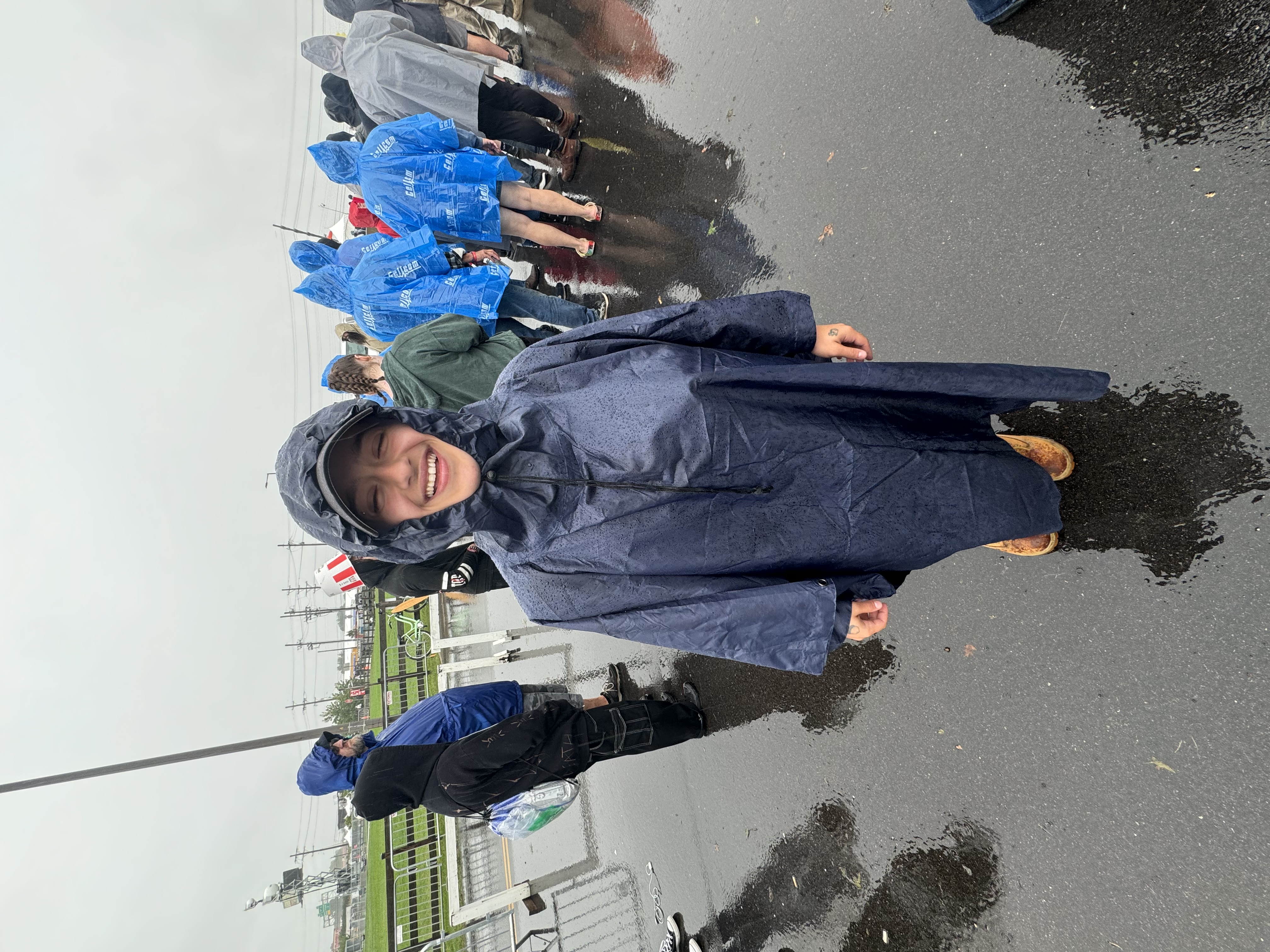 Goobi in Poncho